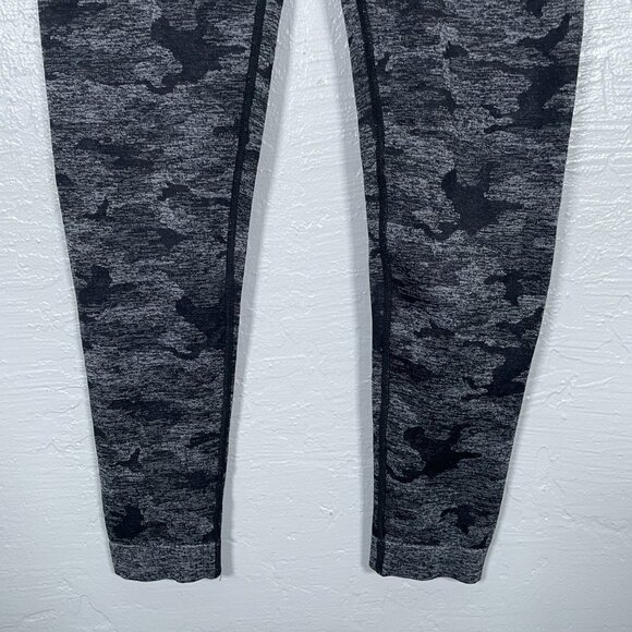 Gymshark Women M Gray Black Camo Adapt Seamless Leggings High Waisted Athleisure - Picture 2 of 9